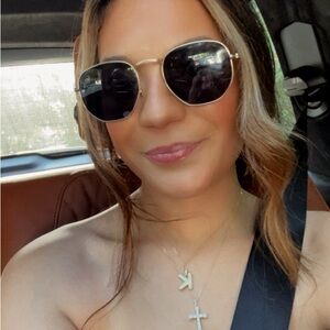 Meet your Posher, Kenzie